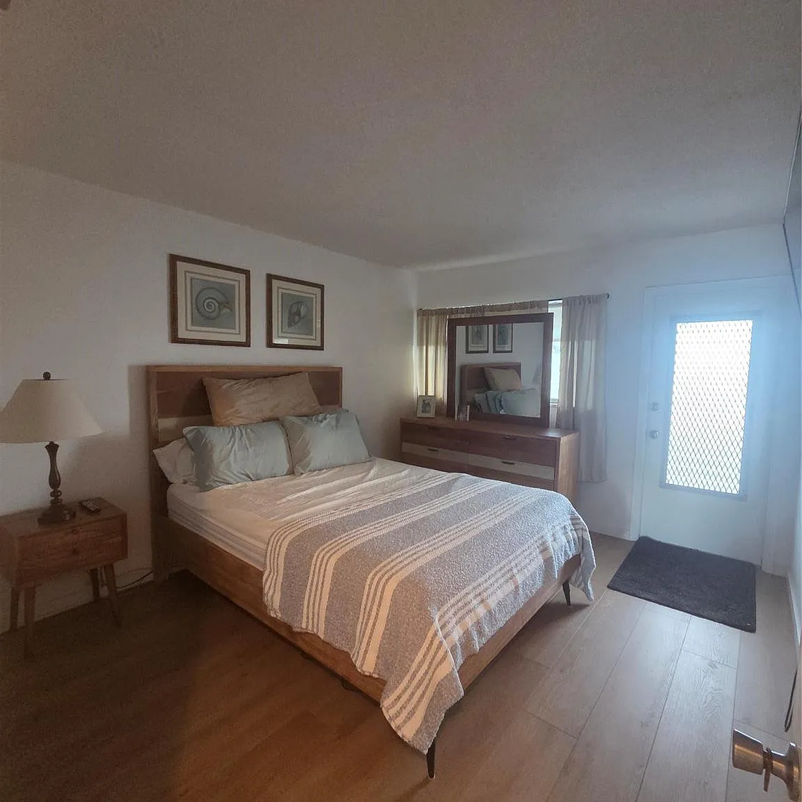 2 bed, 1.0 bath, 700 sqft, $1,800 — Photo 3