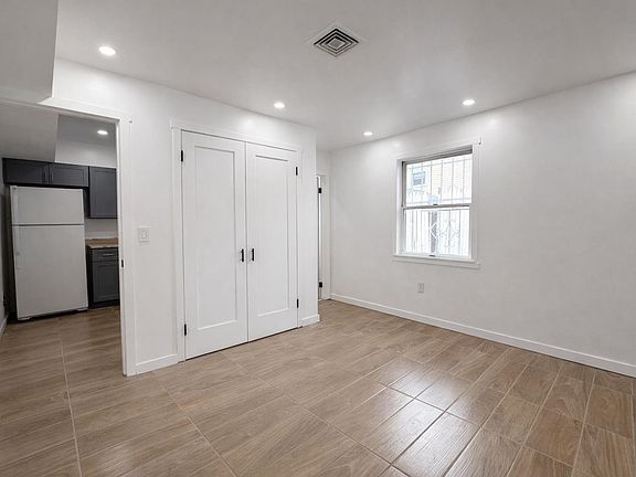 5th image of 87 Merseles St #1