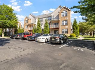 609 Hampshire Dr, North Brunswick, NJ 08902