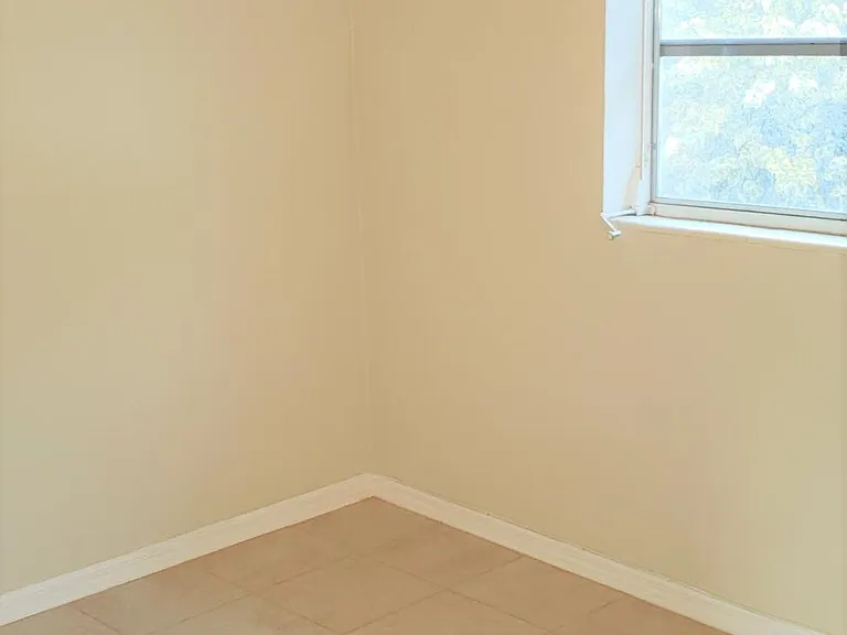 737 NE 16th Ave #4 — Photo 11