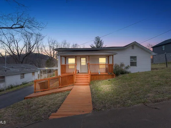 1106 Grove St, Elizabethton, TN 37643