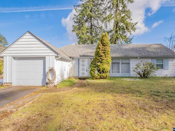 550 SW Parkside Dr, Mill City, OR 97360