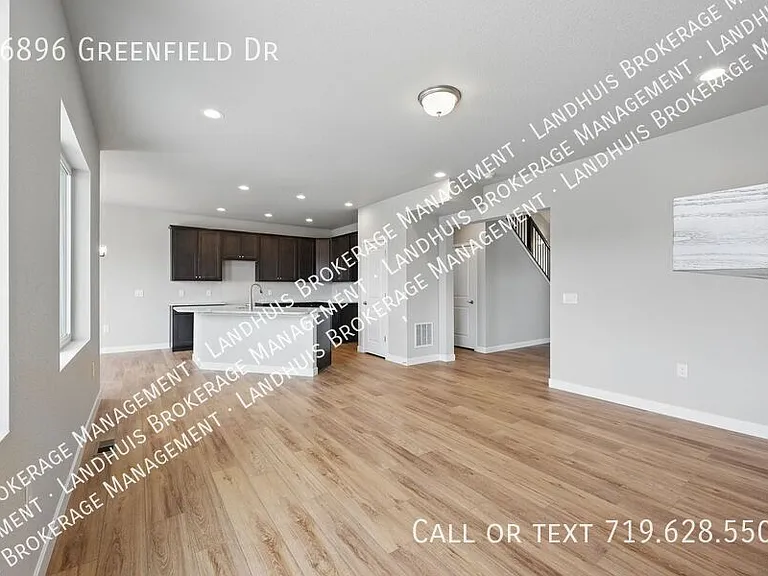 16896 Greenfield Dr — Photo 9