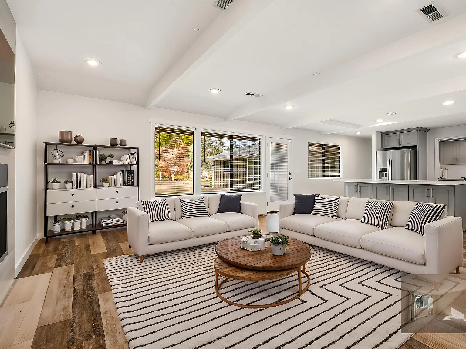 4 bed, 2000 sqft, $4,000 — Photo 4