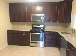 376 Willowbrook Dr, North Brunswick, NJ 08902