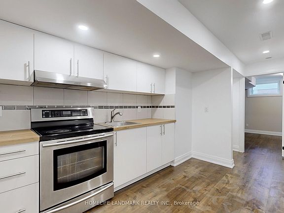 5th image of 1661 Mount Albert Rd Unit 2