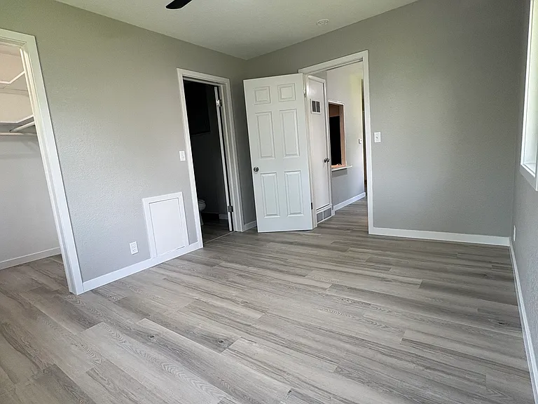 1606 Oakland Rd NE #12 — Photo 5