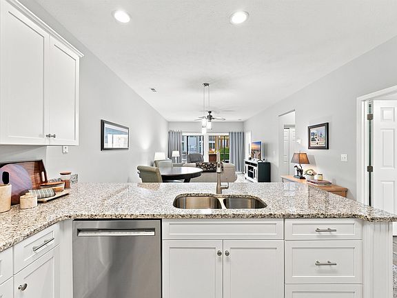 5th image of 901 W Port Dr. #102