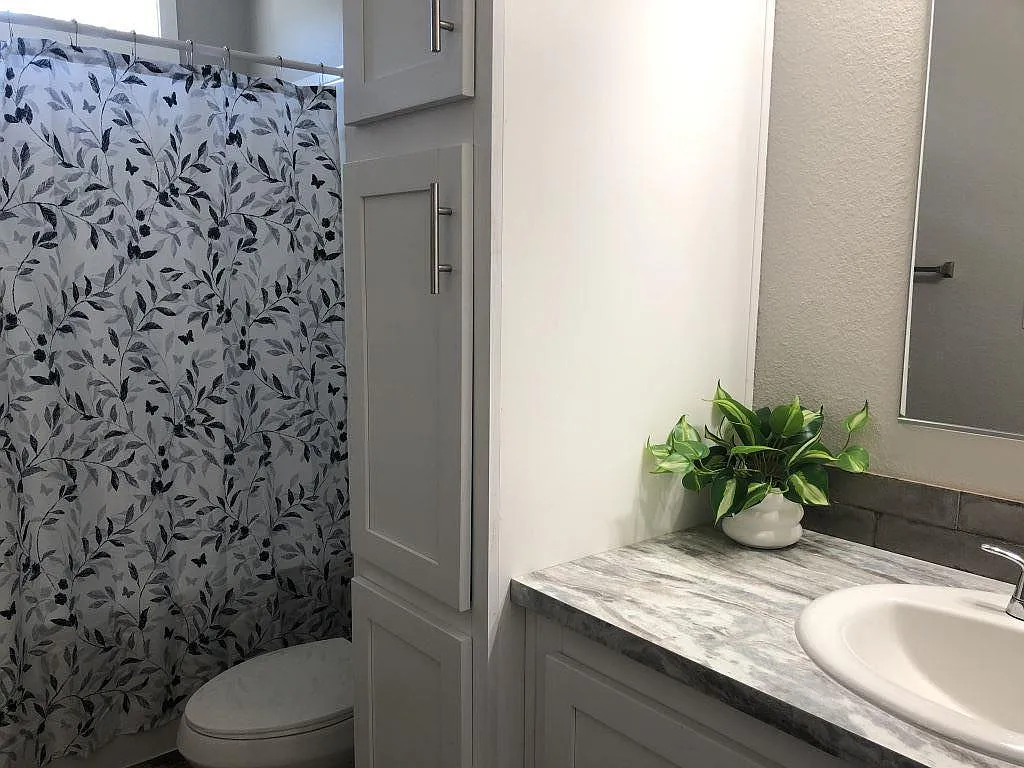 3 bed, 2.0 bath, 1123 sqft, $1,995 — Photo 3