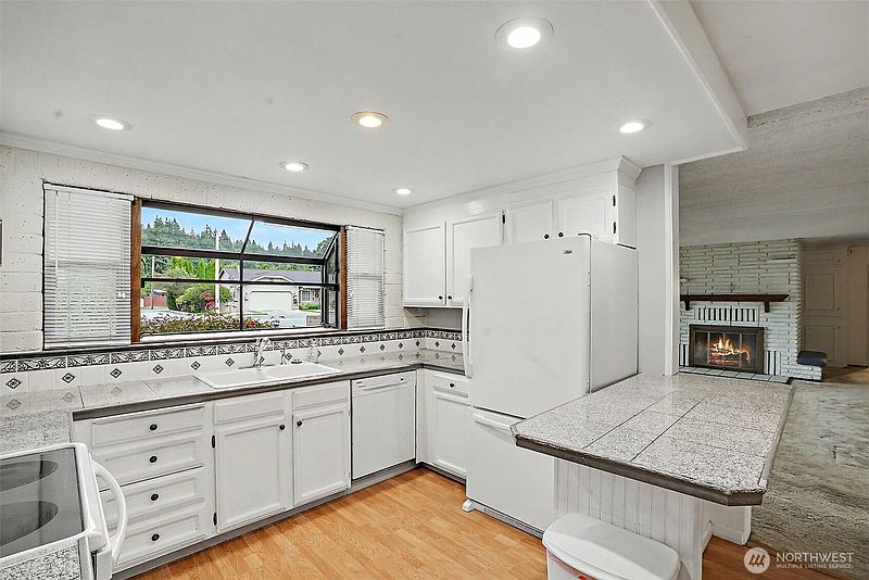 4th image of 415 R Street NE