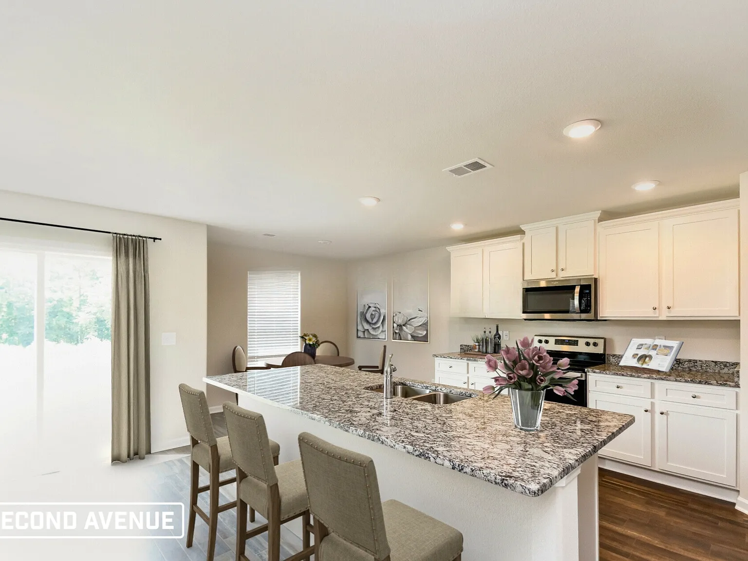 4 bed, 2.5 bath, 2358 sqft, $2,095 — Photo 3