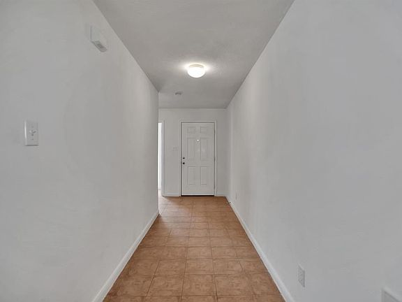 3rd image of 19714 Redwood Manor Ln