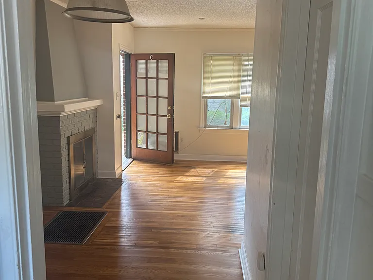 305 E 3rd Ave #3 — Photo 2