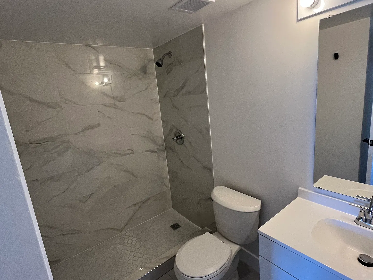 2 bed, 1049 sqft, $2,250 — Photo 4