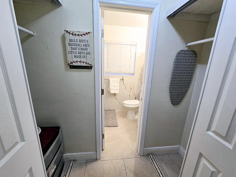 2305 Monroe St #4 — Photo 8