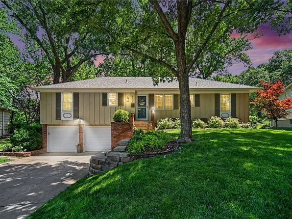 6631 Larsen Ln, Shawnee, KS 66203