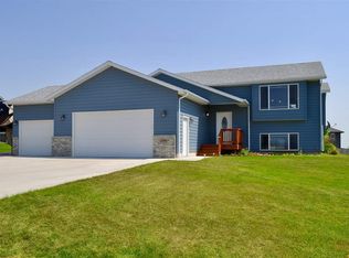 22968 Candlelight Dr, Rapid City, SD 57703