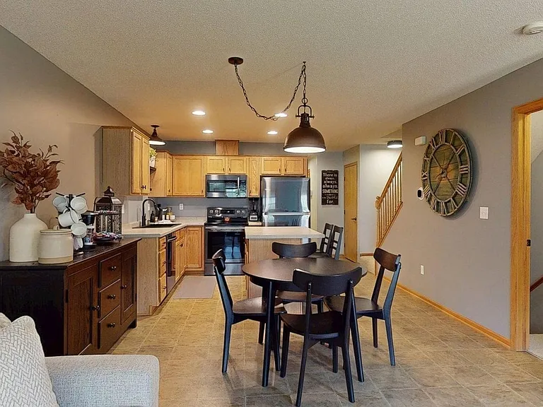 3057 Venice Ln NW — Photo 20