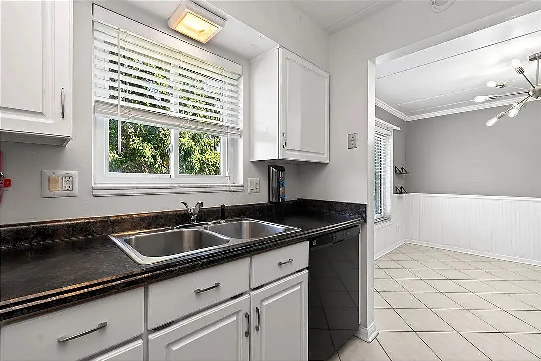 3 bed, 1200 sqft, $1,650 — Photo 3
