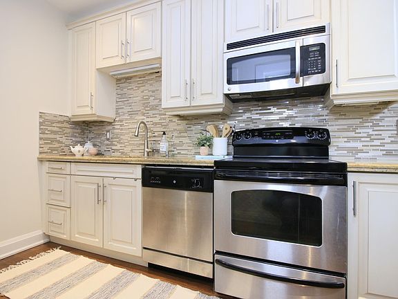 3rd image of 86 Herkimer St #Ll2
