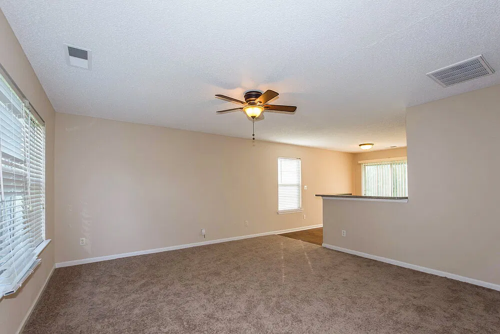 3 bed, 2.5 bath, 1232 sqft, $1,765 — Photo 4