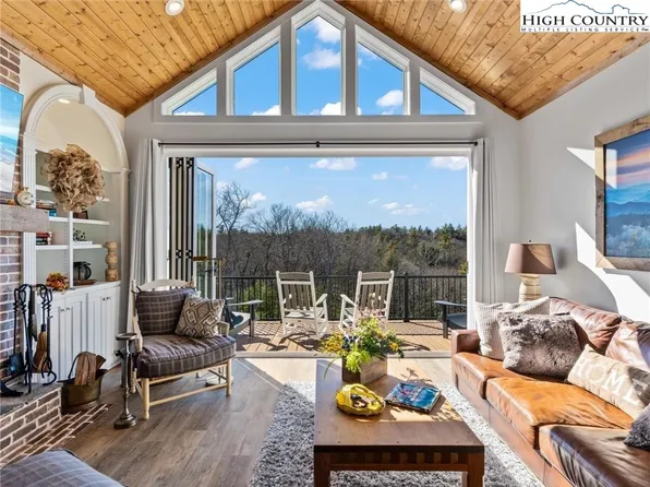 77 Paynes Court, Roaring Gap, NC 28668