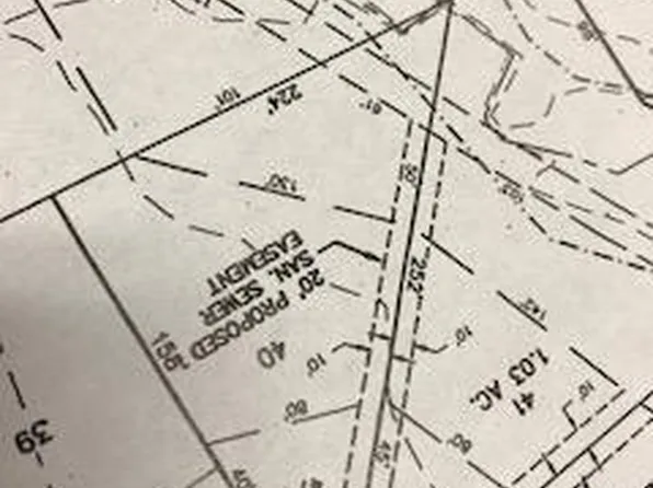 505 Wolf Hollow Dr, Lena, IL 61048