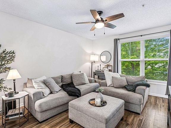 2nd image of 3117 Clover Ridge Dr