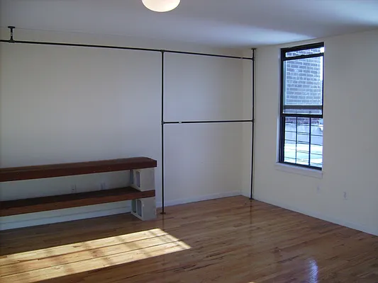 Rented by Perry Associates NYC Inc | media 20