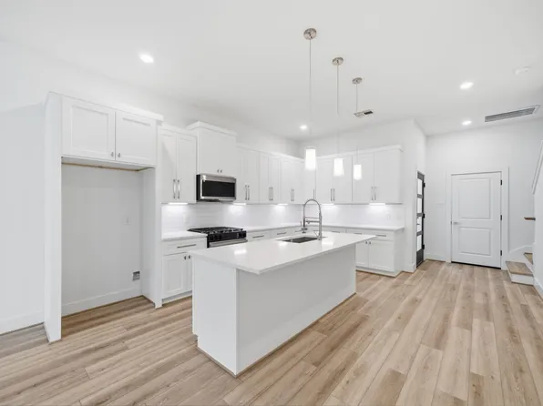 414 E 34th St, Houston, TX 77018