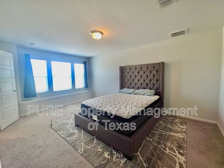 10400 Alemoor Dr — Photo 12