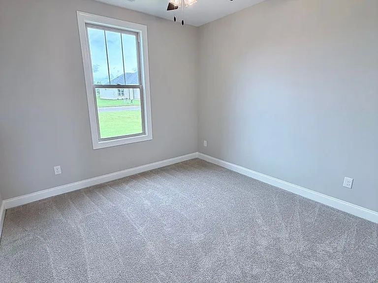 204 Farmland Cir — Photo 14