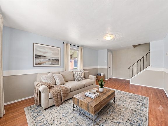 3rd image of 1538 Woodbine St