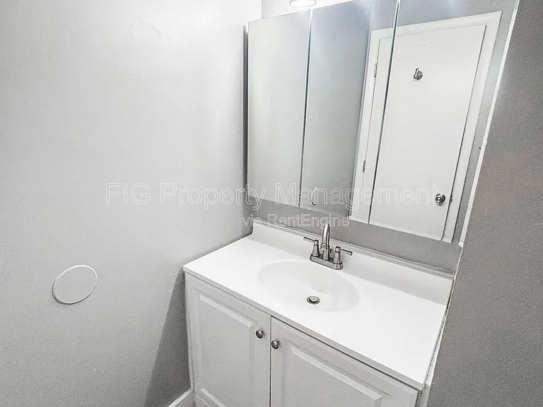 1433 Stratford Rd #6 — Photo 4