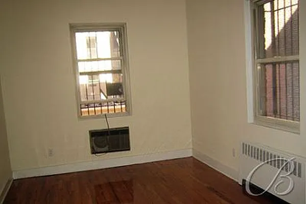 Rented by Bellmarc Realty | media 2