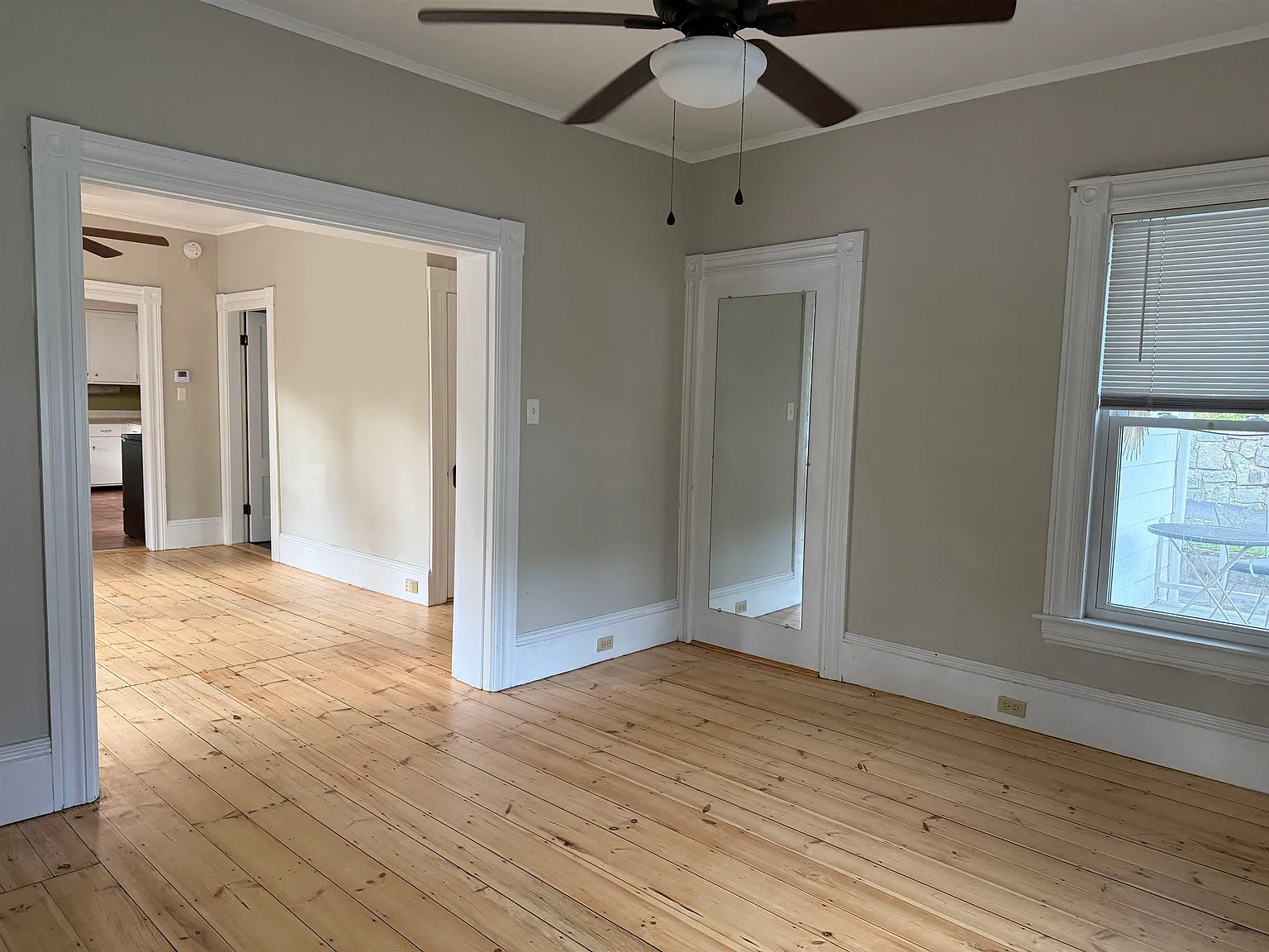 2 bed, 1.0 bath, 1208 sqft, $1,975 — Photo 4