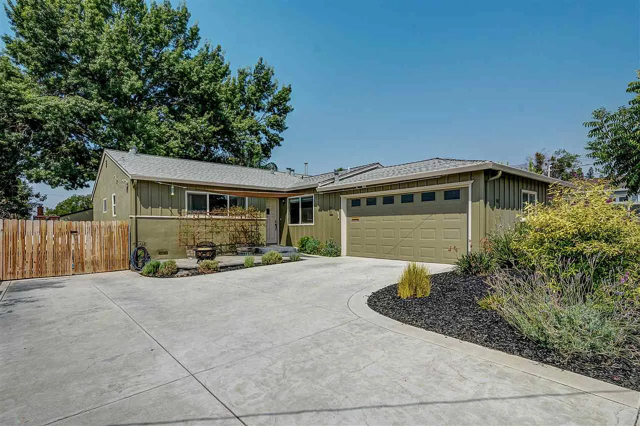 341 Martin Ave photo 1