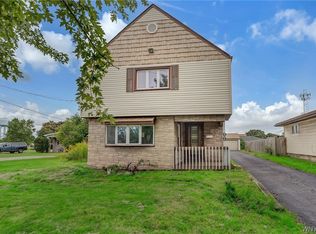99 Two Mile Creek Rd, Tonawanda, NY 14150