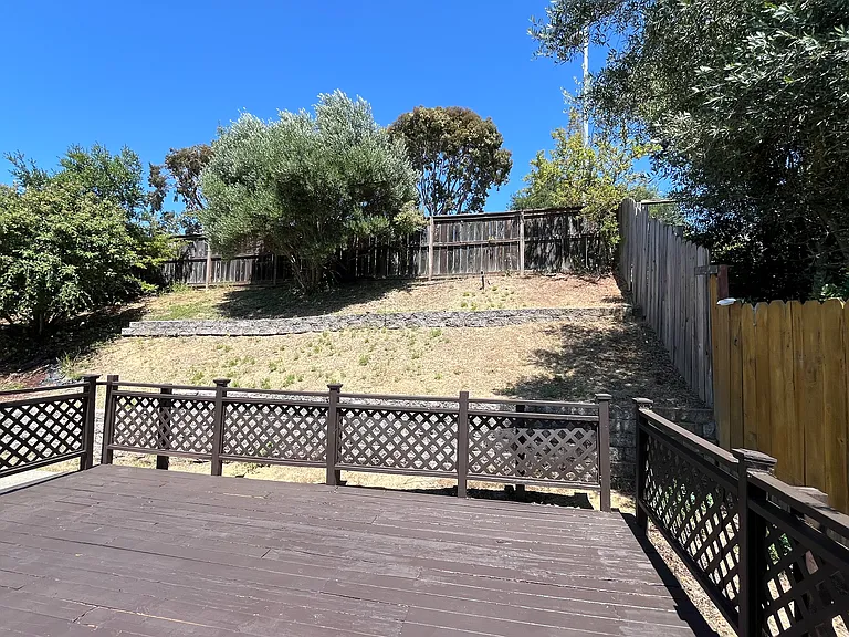 270 Riverview Dr — Photo 20