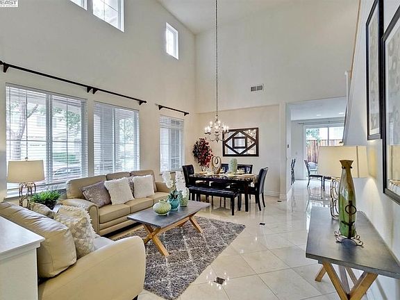 5th image of 34463 Torrey Pine Ln