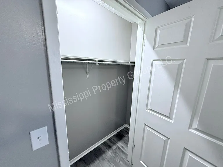 1 Woodward Pl — Photo 8