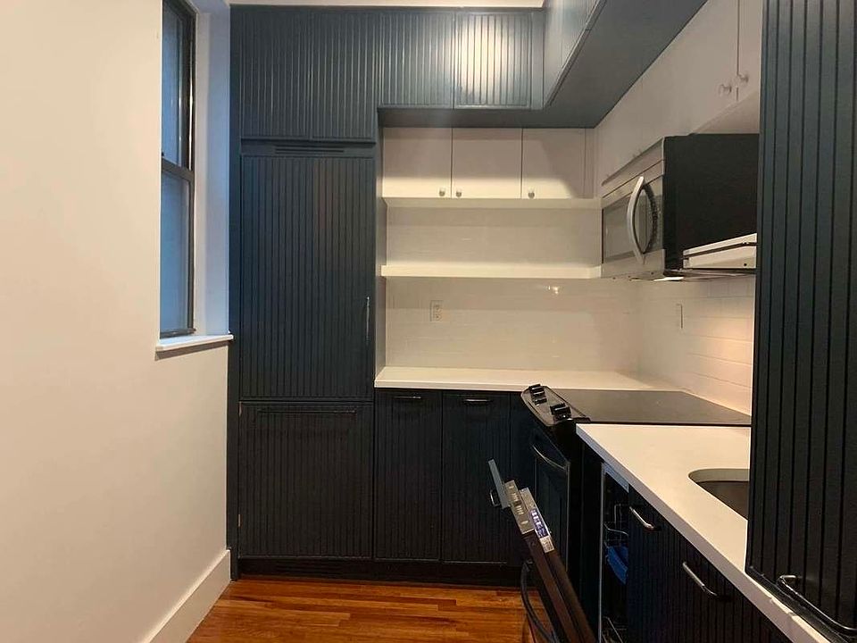 1st image of 181 Bainbridge St #118