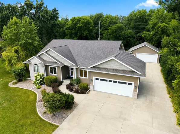 3627 S Main St, Cedar Falls, IA 50613