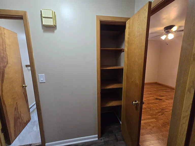 322 Webster St — Photo 38