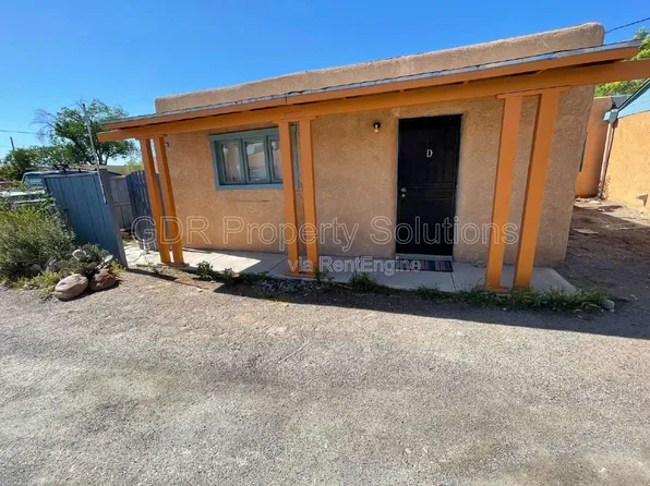 300 San Pasquale Ave NW APT D, Albuquerque, NM 87104