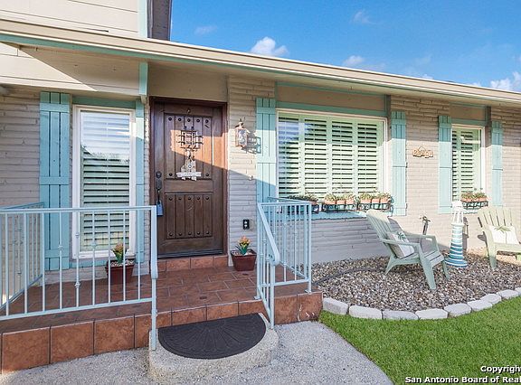 3rd image of 4415 Monaco Dr