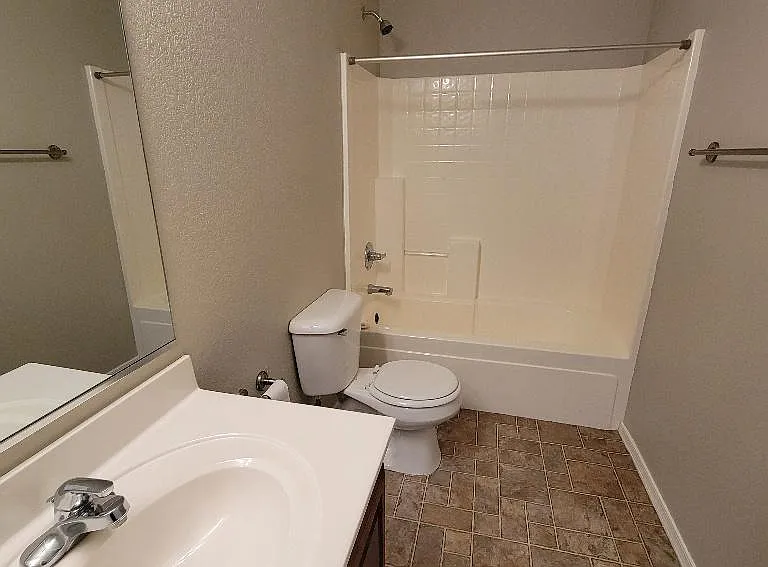 25857 W Burgess Ln — Photo 9