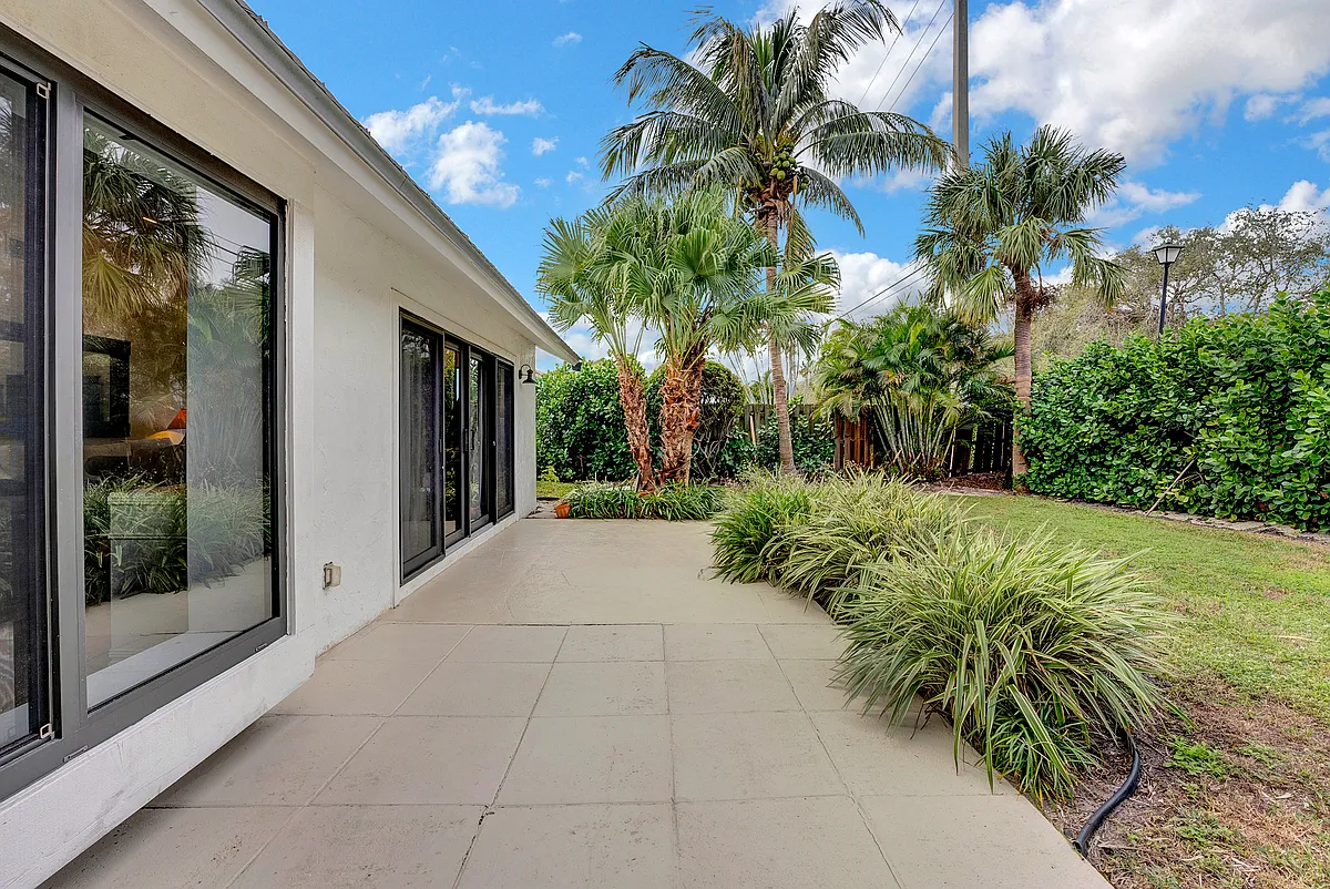 Building Photo - 1113 Rainwood Cir