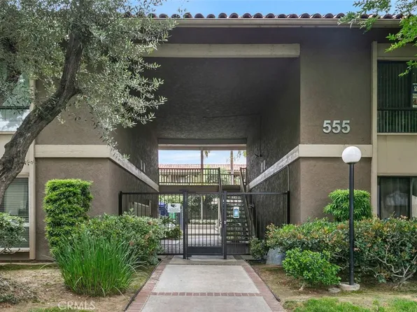 555 S La Veta Park Cir Unit 214, Orange, CA 92868