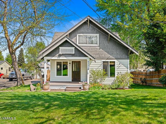 621 S 5th St, Selah, WA 98942